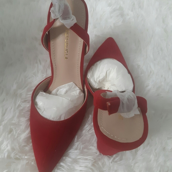 Shoes - Picture 2 of 3